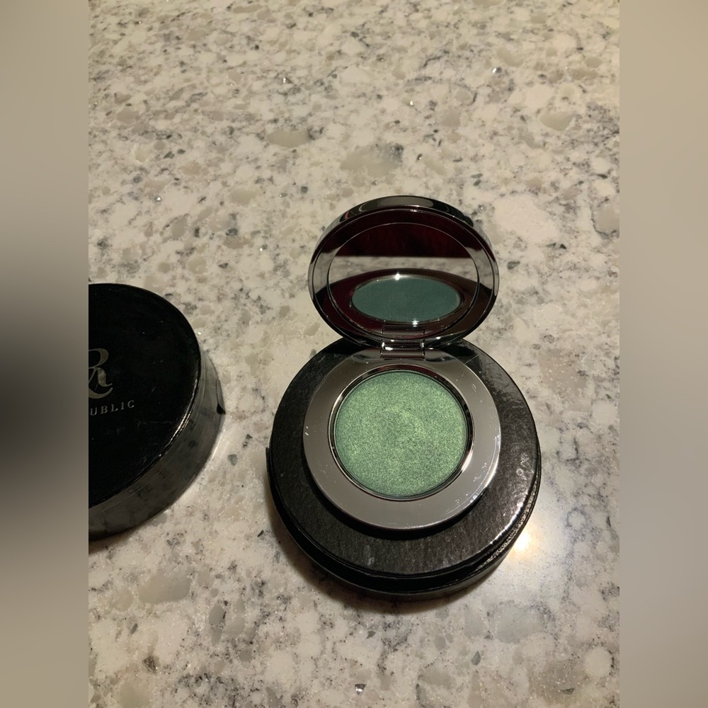 Rock & Republic Eyeshadow jaded saturate eye color